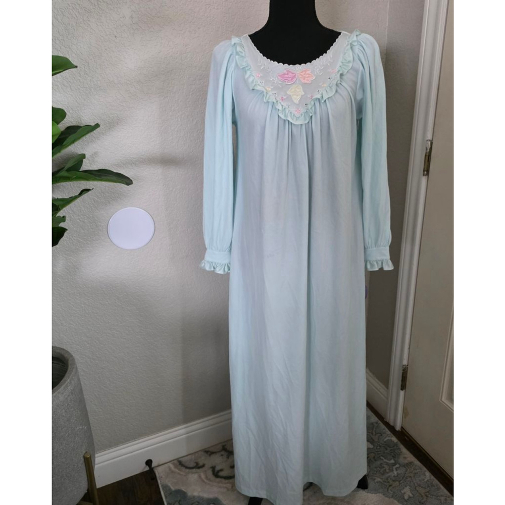 Women's Miss Elaine Light Blue Pink Embroidered Vintage Dead Stock Nightgown
